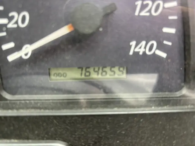 いすゞ ギガ QKG-CYJ77A(8x4)の写真23