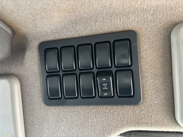 いすゞ ギガ QKG-CYJ77A(8x4)の写真26