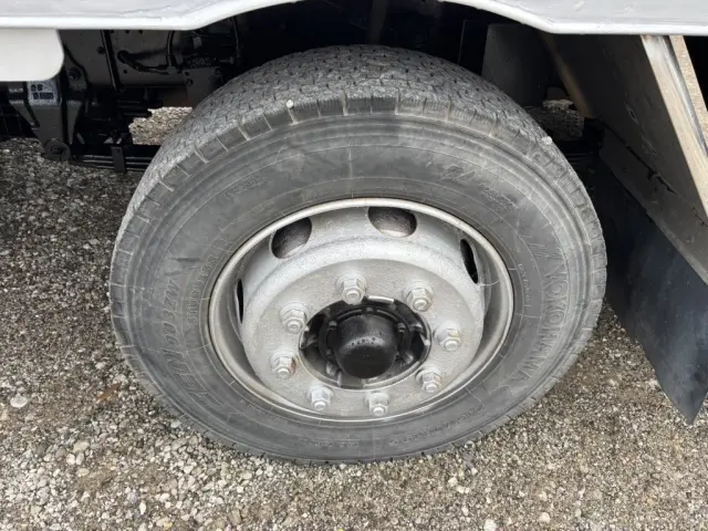 いすゞ ギガ QKG-CYJ77A(8x4)の写真37