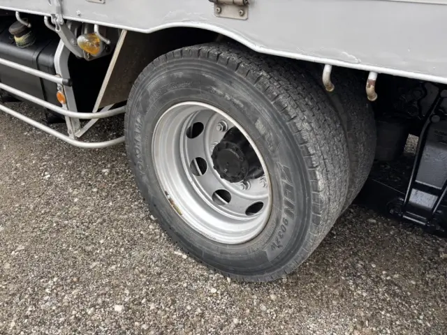 いすゞ ギガ QKG-CYJ77A(8x4)の写真38