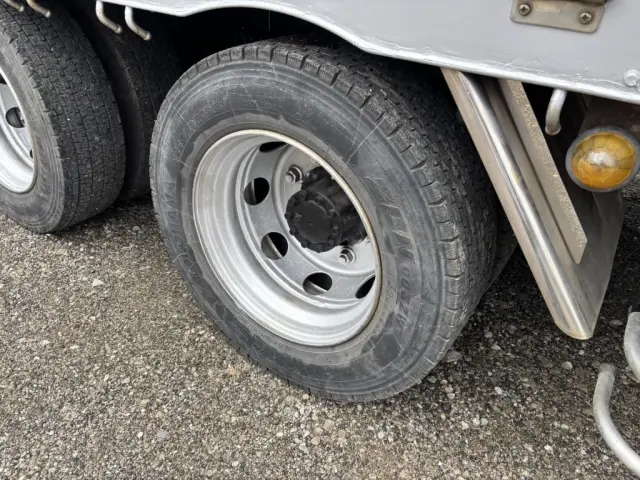 いすゞ ギガ QKG-CYJ77A(8x4)の写真40