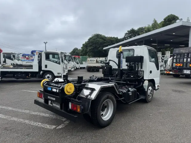 いすゞ エルフ TKG-NKR85AN(2WD)の写真3