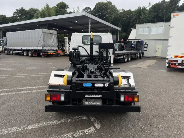 いすゞ エルフ TKG-NKR85AN(2WD)の写真8