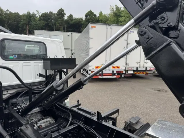 いすゞ エルフ TKG-NKR85AN(2WD)の写真10