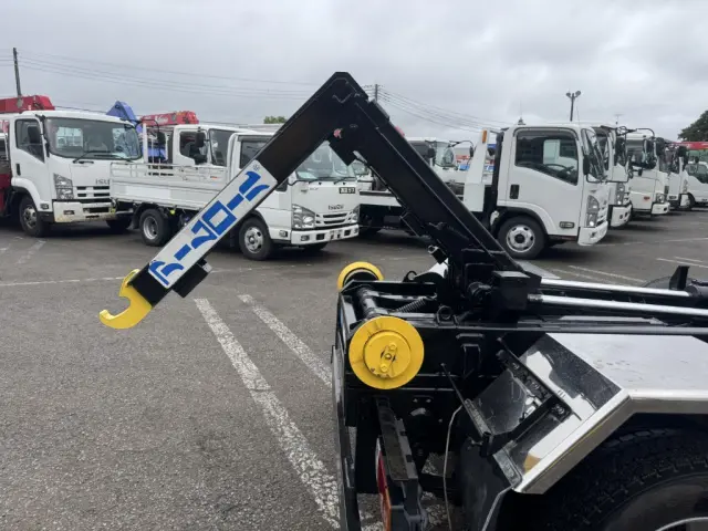 いすゞ エルフ TKG-NKR85AN(2WD)の写真12