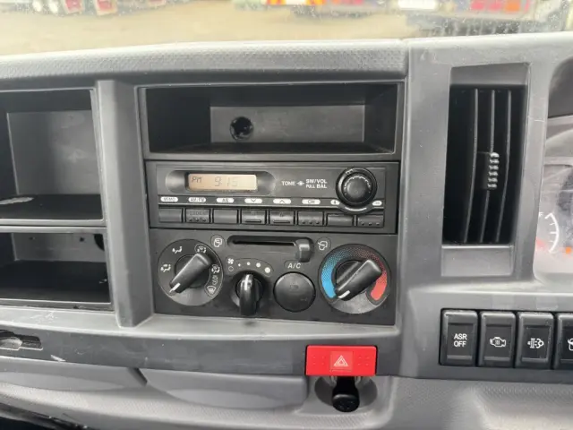 いすゞ エルフ TKG-NKR85AN(2WD)の写真25