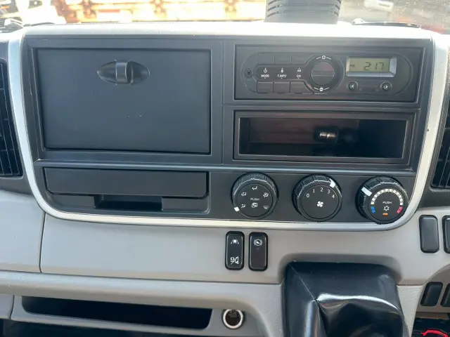 三菱 キャンター TPG-FBA50(2WD)の写真26