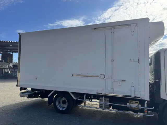 トヨタ ダイナ 2RG-XZU710(2WD)の写真6