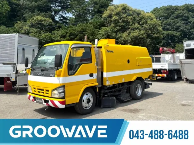 いすゞ エルフ PB-NKR81N(2WD)の写真1