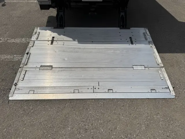 いすゞ エルフ TPG-NPR85AN(2WD)の写真11