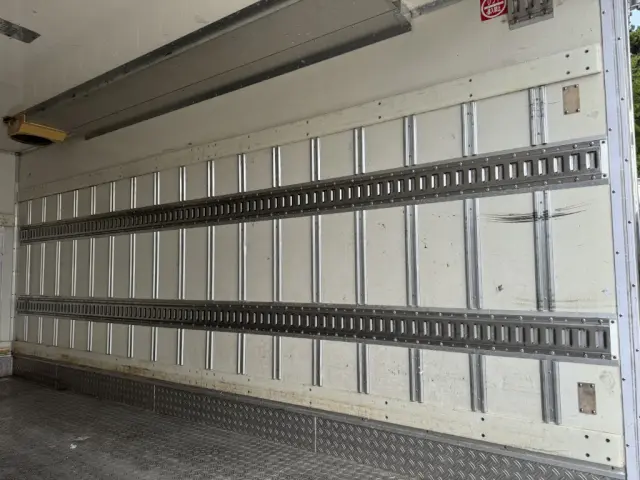 いすゞ エルフ TPG-NPR85AN(2WD)の写真14