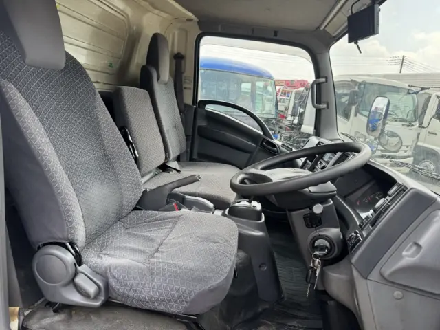 いすゞ エルフ TPG-NPR85AN(2WD)の写真30