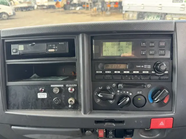 いすゞ エルフ TPG-NPR85AN(2WD)の写真32