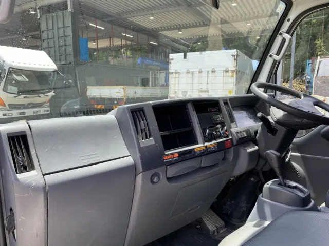 いすゞ エルフ TPG-NKR85R(2WD)の写真37
