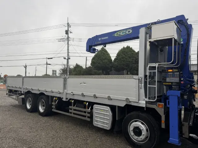 いすゞ ギガ QKG-CYJ77A(8x4)の写真5