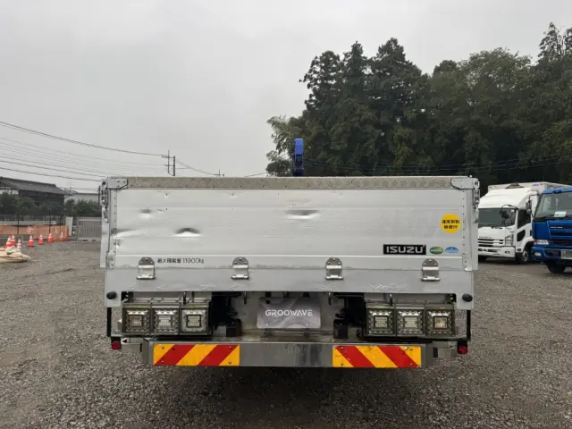 いすゞ ギガ QKG-CYJ77A(8x4)の写真7