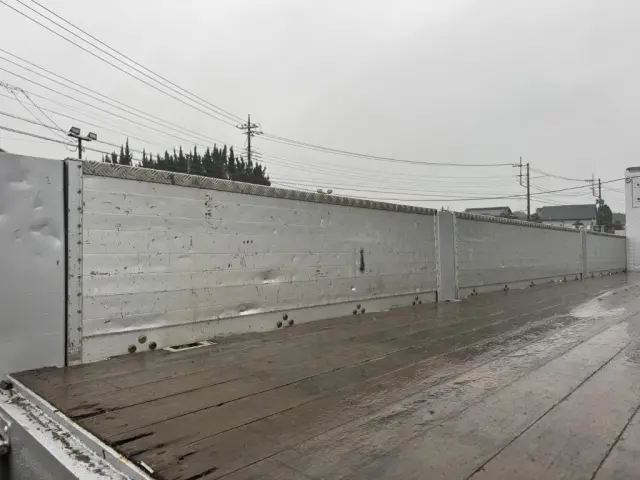 いすゞ ギガ QKG-CYJ77A(8x4)の写真9