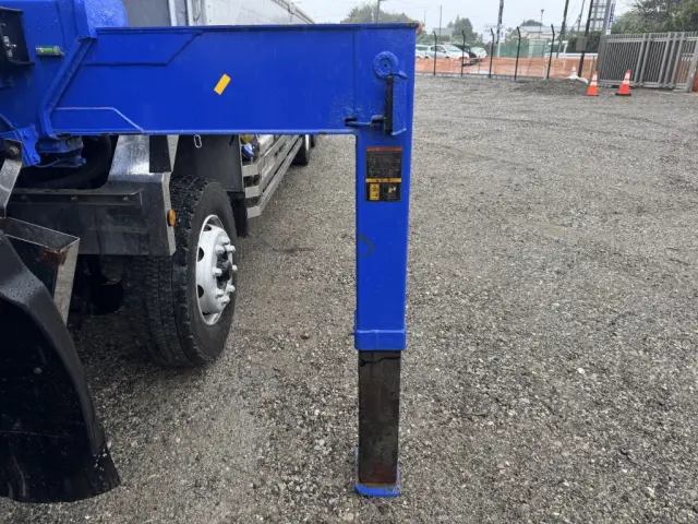 いすゞ ギガ QKG-CYJ77A(8x4)の写真18