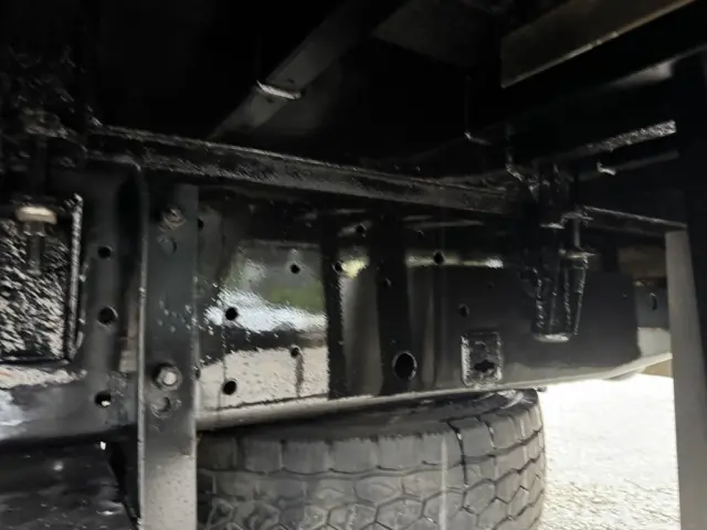 いすゞ ギガ QKG-CYJ77A(8x4)の写真22