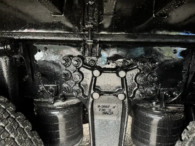 いすゞ ギガ QKG-CYJ77A(8x4)の写真26