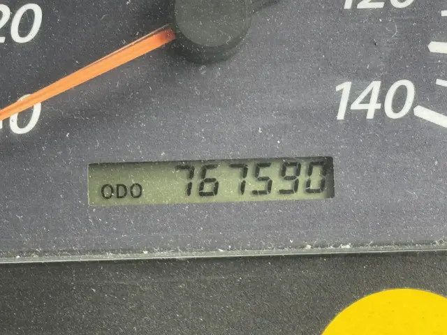 いすゞ ギガ QKG-CYJ77A(8x4)の写真31