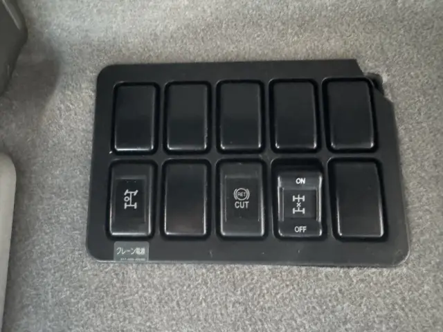 いすゞ ギガ QKG-CYJ77A(8x4)の写真36