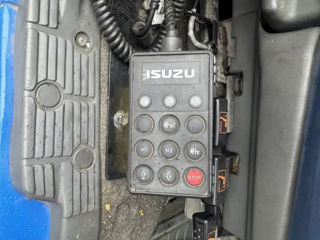 いすゞ ギガ QKG-CYJ77A(8x4)の写真38