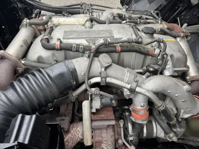 いすゞ ギガ QKG-CYJ77A(8x4)の写真46