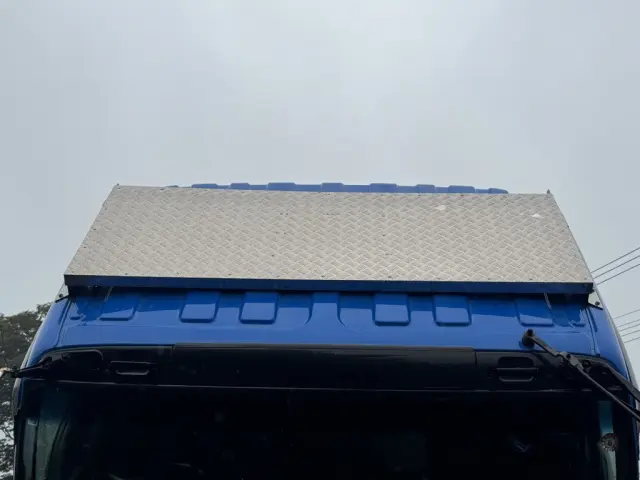 いすゞ ギガ QKG-CYJ77A(8x4)の写真47