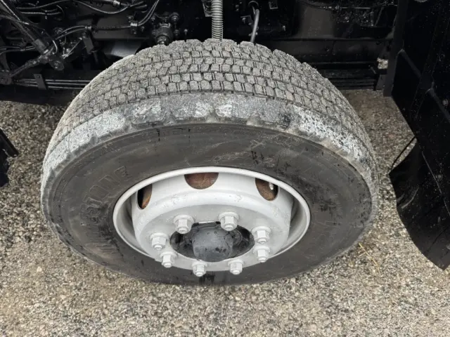 いすゞ ギガ QKG-CYJ77A(8x4)の写真49