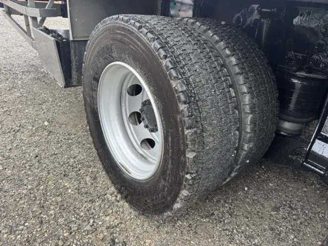 いすゞ ギガ QKG-CYJ77A(8x4)の写真50