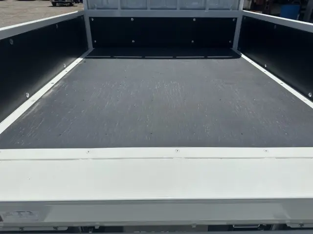 三菱 キャンター 2RG-FBA20(2WD)の写真14