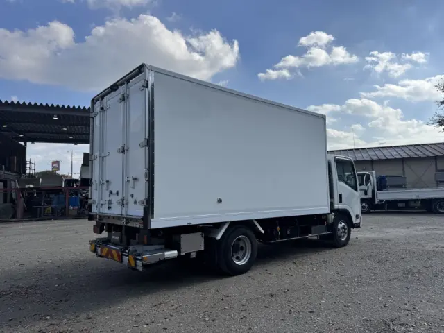 いすゞ エルフ 2RG-NPR88YN(2WD)の写真3