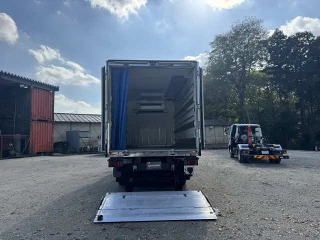 いすゞ エルフ 2RG-NPR88YN(2WD)の写真9