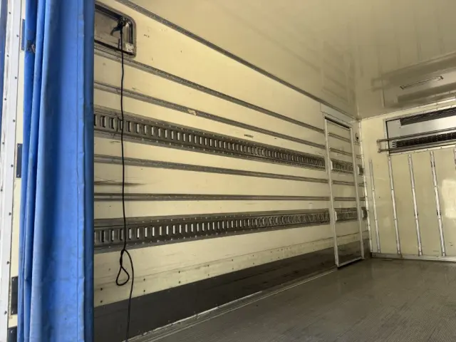 いすゞ エルフ 2RG-NPR88YN(2WD)の写真12