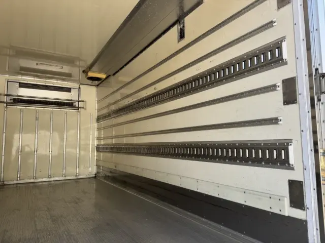 いすゞ エルフ 2RG-NPR88YN(2WD)の写真13