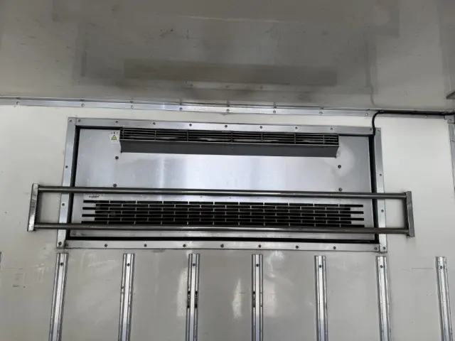 いすゞ エルフ 2RG-NPR88YN(2WD)の写真17