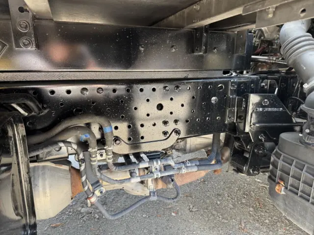 いすゞ エルフ 2RG-NPR88YN(2WD)の写真24