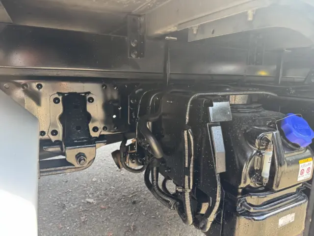 いすゞ エルフ 2RG-NPR88YN(2WD)の写真25