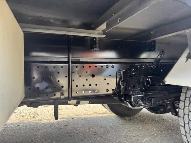 いすゞ エルフ 2RG-NPR88YN(2WD)の写真27