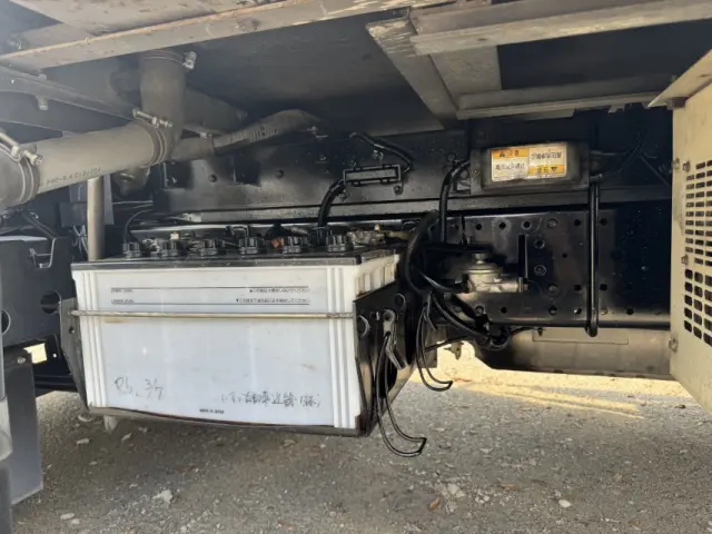 いすゞ エルフ 2RG-NPR88YN(2WD)の写真28