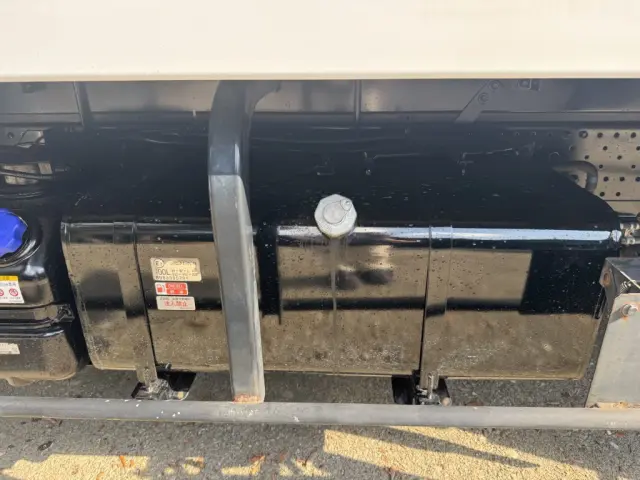 いすゞ エルフ 2RG-NPR88YN(2WD)の写真30