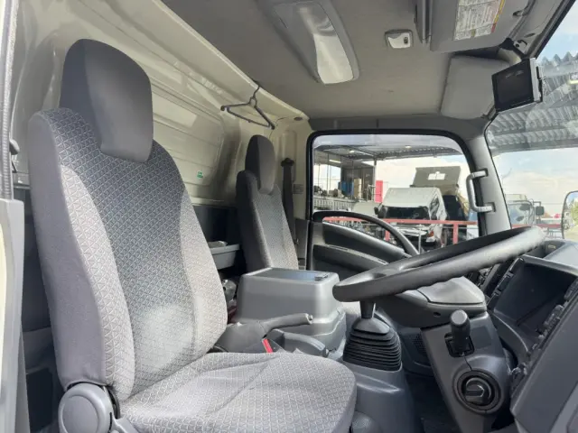 いすゞ エルフ 2RG-NPR88YN(2WD)の写真32