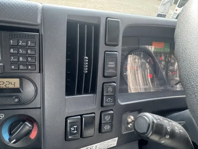いすゞ エルフ 2RG-NPR88YN(2WD)の写真36