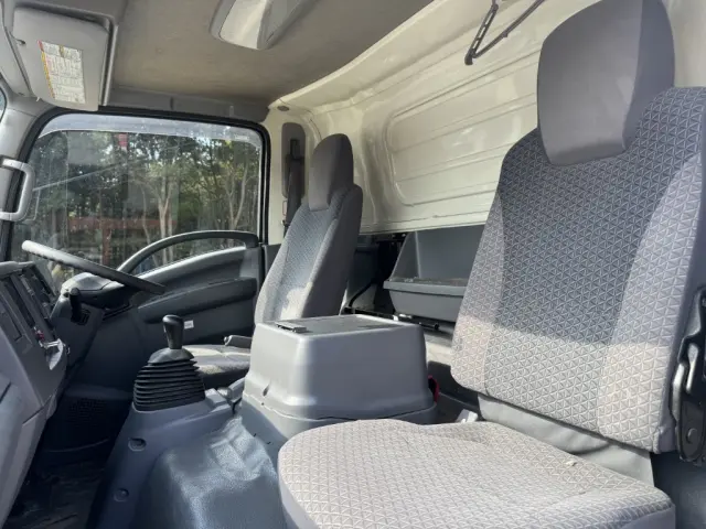 いすゞ エルフ 2RG-NPR88YN(2WD)の写真39