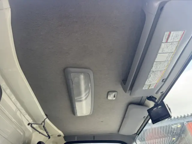 いすゞ エルフ 2RG-NPR88YN(2WD)の写真40