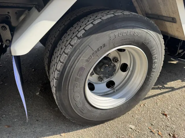 いすゞ エルフ 2RG-NPR88YN(2WD)の写真48