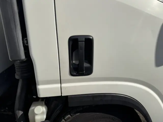 いすゞ エルフ 2RG-NPR88YN(2WD)の写真49