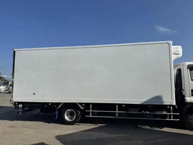 いすゞ フォワード TKG-FRR90T2(2WD)の写真6