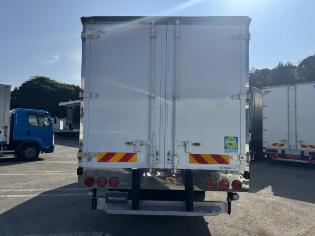 いすゞ フォワード TKG-FRR90T2(2WD)の写真9